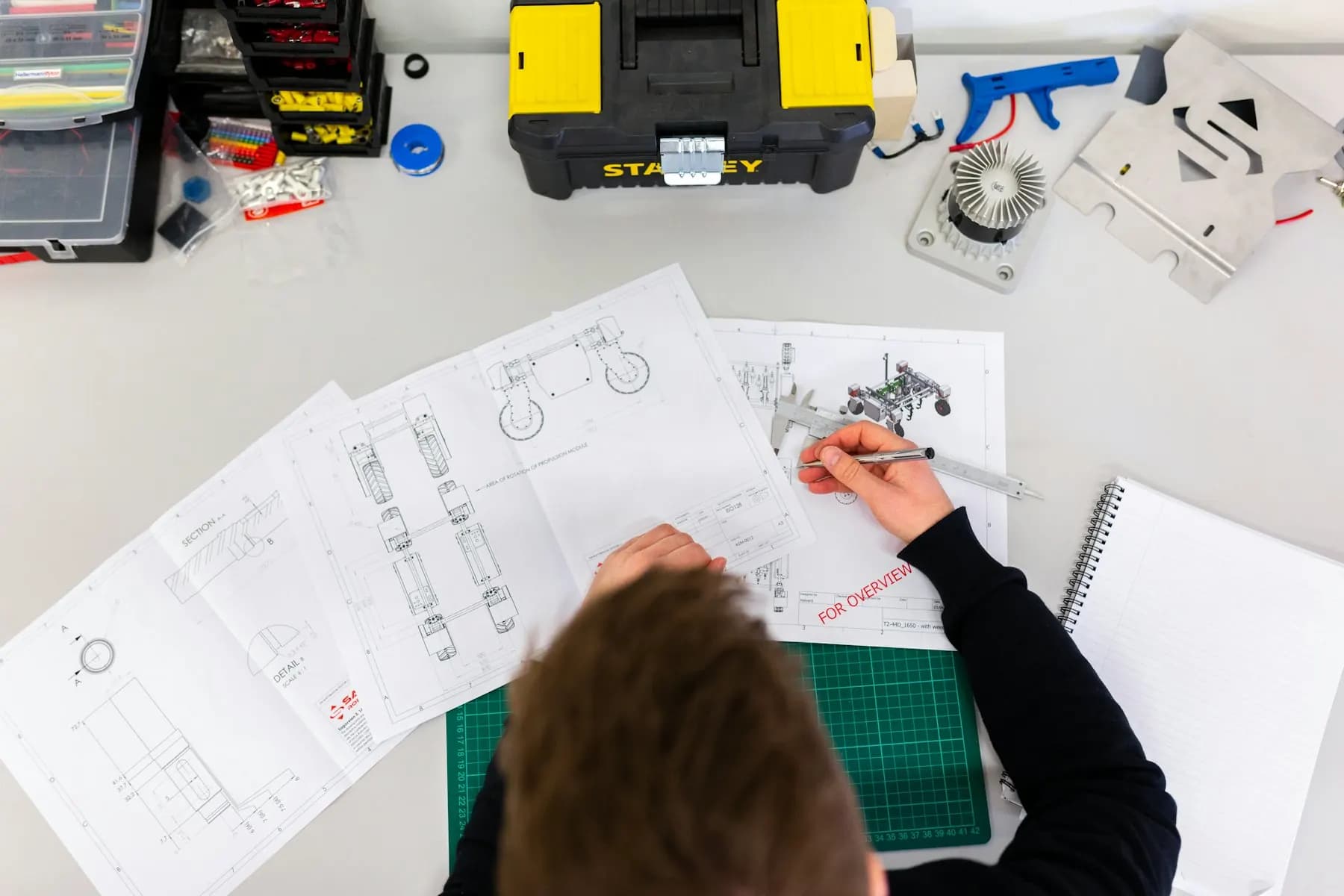 What Is Hybrid Learning? How It Works for Working Professionals